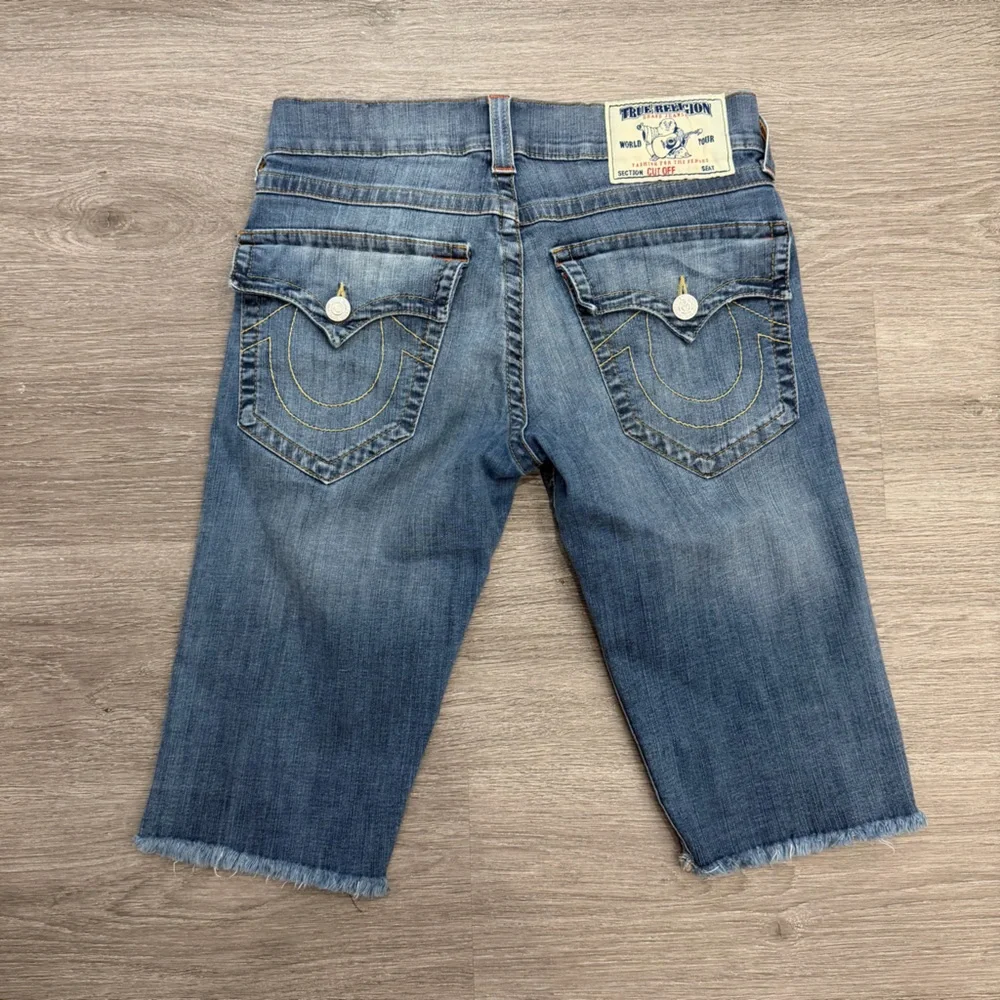 Y2K True Religion Distressed Denim Capris Size 29 - Picture 8 of 8